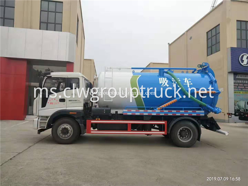 Suction Truck 3